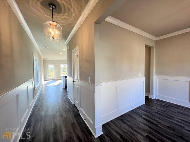 Building Photo - 161 Russell Way