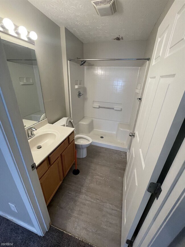 Building Photo - 2 br, 2 bath Condo - 4561 Foley Rd Apt 3