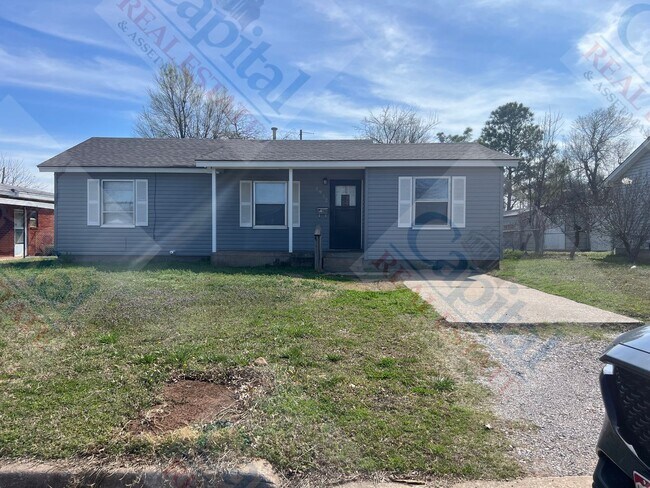 Building Photo - Lovely 3 Bedroom