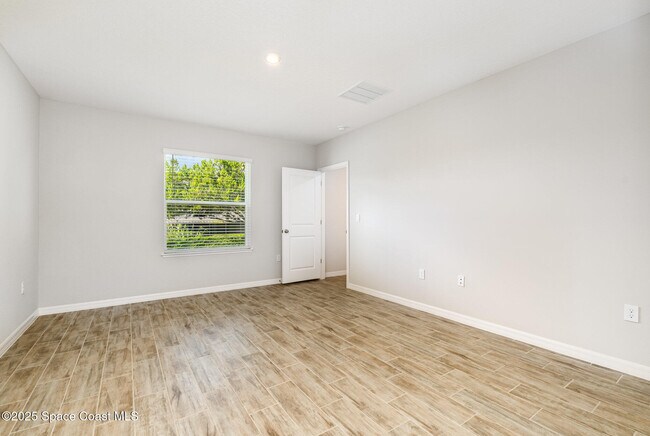 Foto del edificio - 6360 Lookout Dr