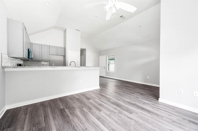 Foto del edificio - 16977 Glenheath St