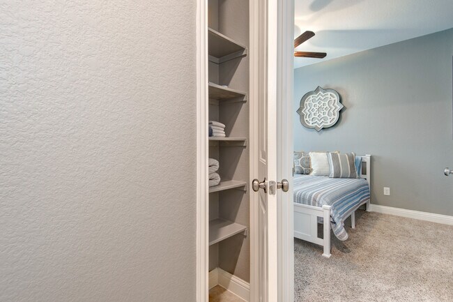 Hallway to bedroom - 9627 Battleford Dr