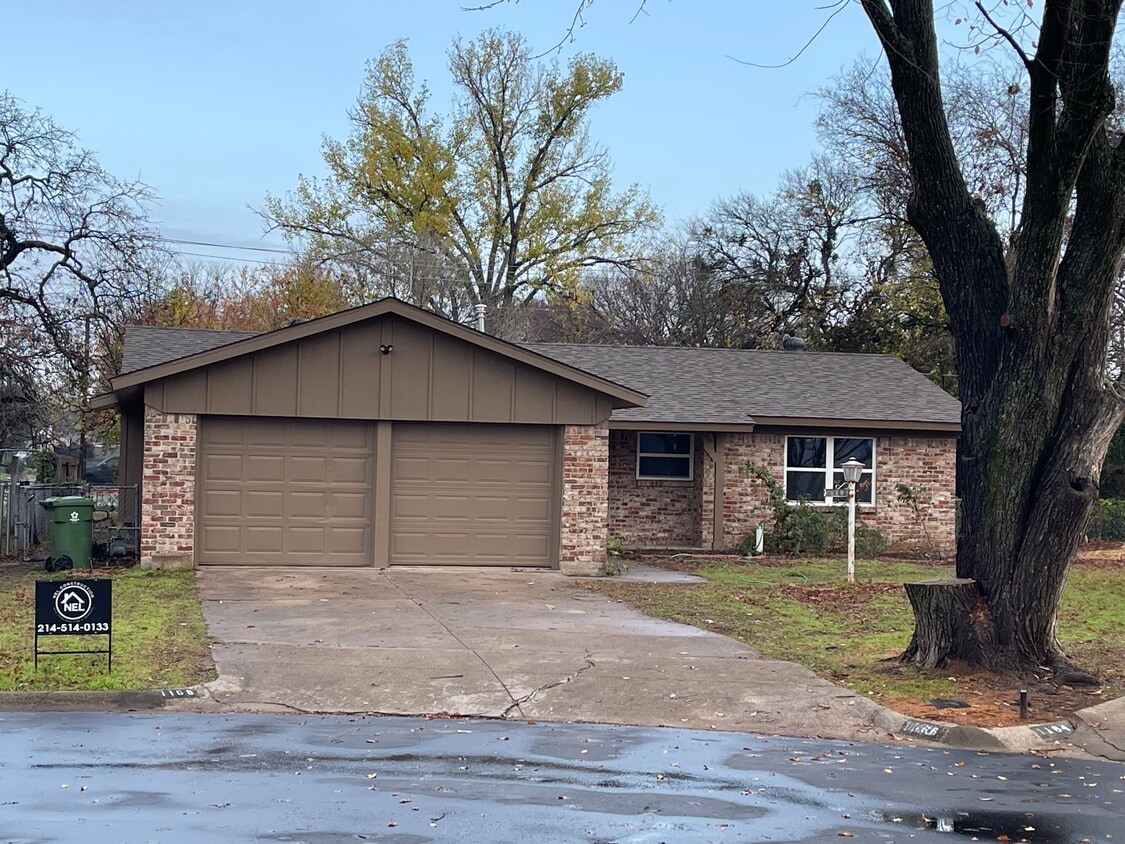 1168 Valley View Dr, Hurst, TX 76053 House for Rent in Hurst, TX