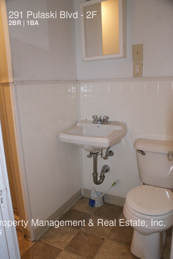 291 Pulaski Blvd Unit 2F, Bellingham, MA 02019 Apartment for Rent in Bellingham, MA