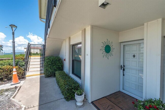 Foto del edificio - 6210 Sun Blvd