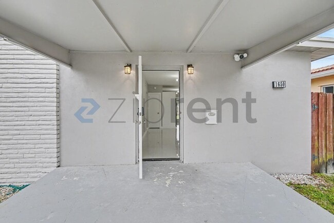 Foto del edificio - 1650 Jackson St