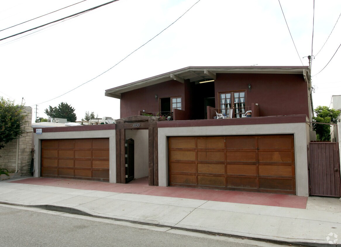 Foto del edificio - 4230 E 4th St