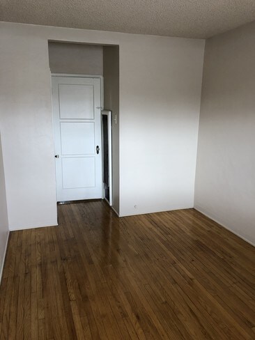 Foto del edificio - 914 E 68th St