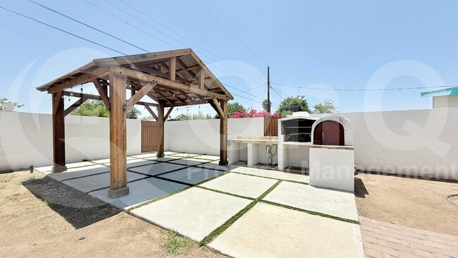 Building Photo - 2607 W San Miguel Ave