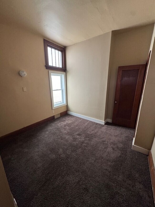 Foto del edificio - 420 Maxine Dr