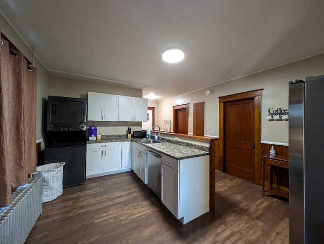Foto del edificio - 492 Burgess St