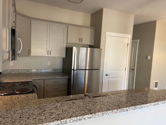 Building Photo - 171d
