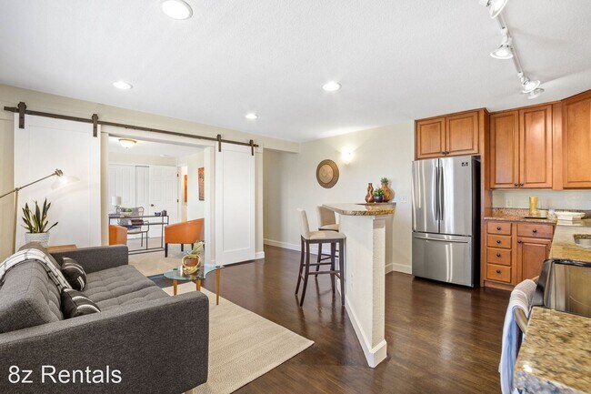 Building Photo - 2 br, 1 bath House - 1 N Pearl St #302