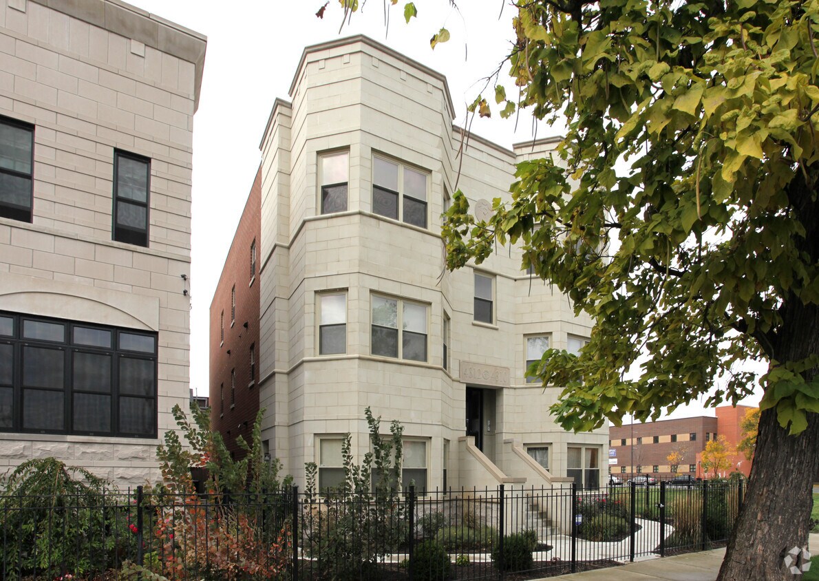 Foto del edificio - 4310-4312 S Greenwood Ave