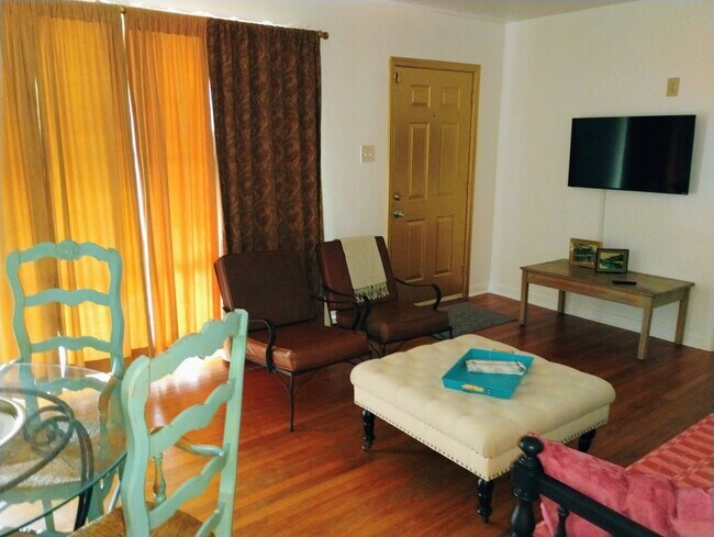 Foto del edificio - 2256 Bardwell Dr