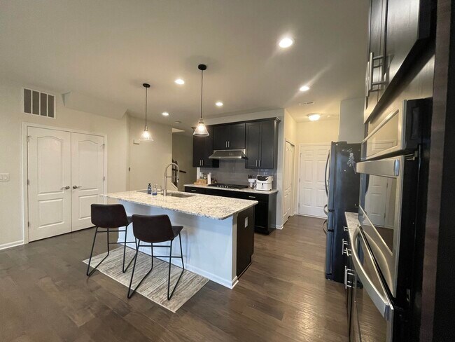 Foto del edificio - 43590 Chancellor Ln