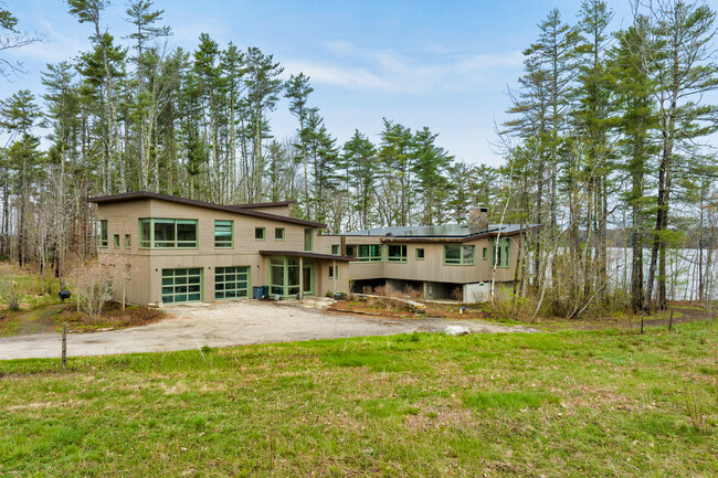 Building Photo - 14 Stanley Ln