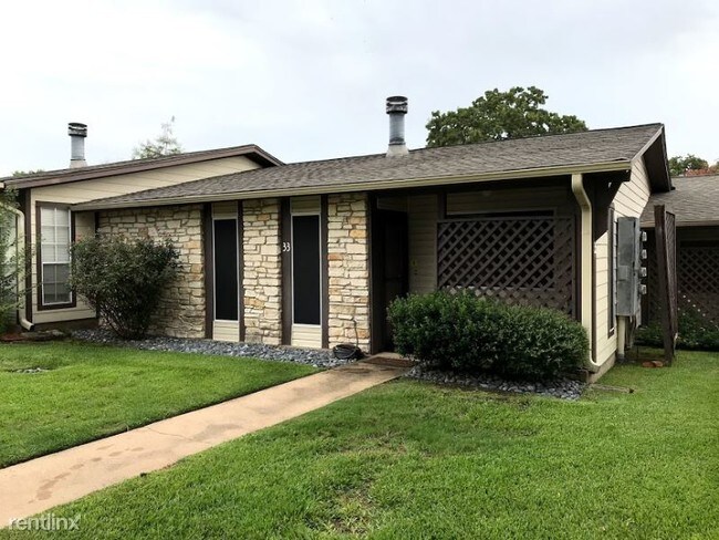 Building Photo - 2100 Windsor Dr
