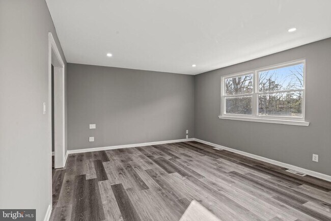 Foto del edificio - 2344 Fernwood Ave