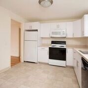 Building Photo - 153 Thoreau St
