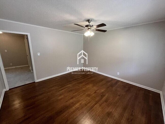 Foto del edificio - 4180 Cottonwood Rd- Coming Soon!