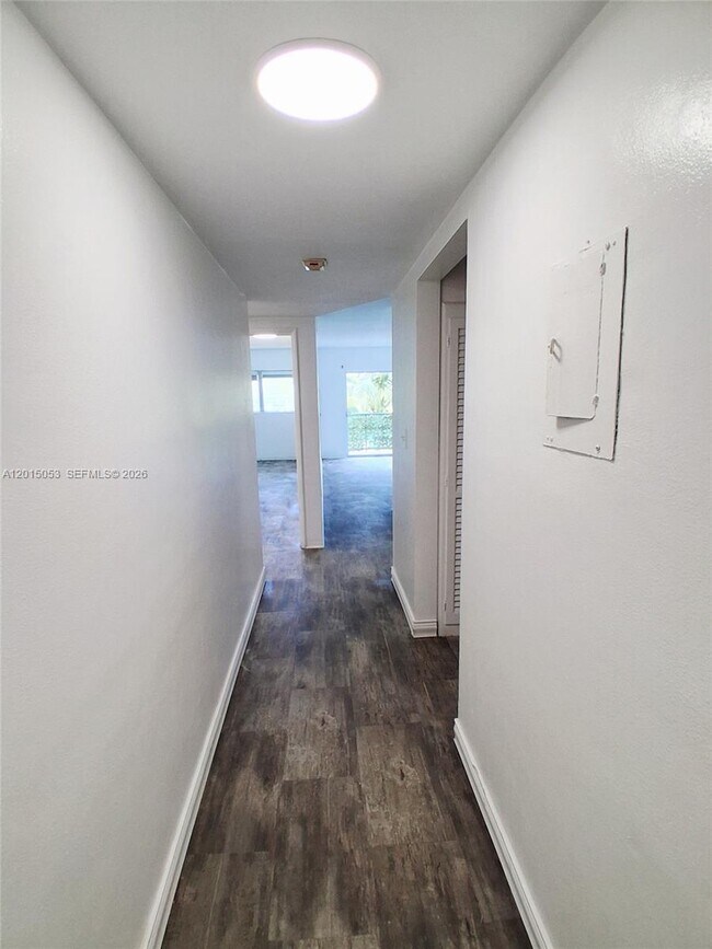Foto del edificio - 1450 NE 170th St