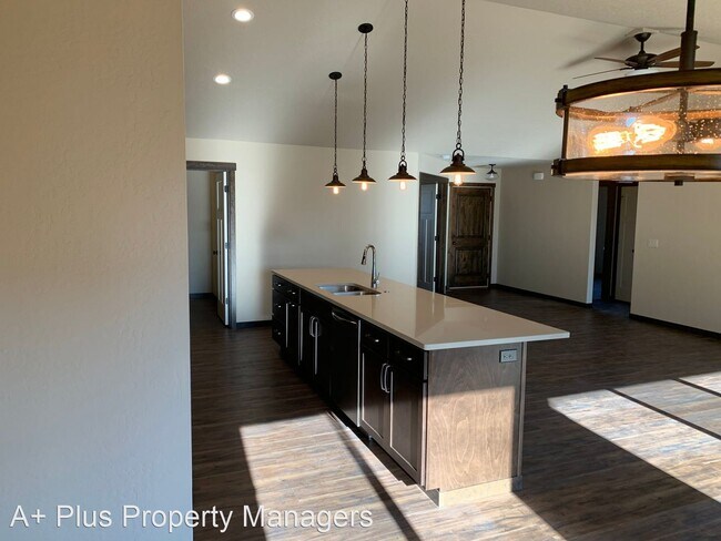 Building Photo - 4 br, 2 bath House - 1464 N Fordham St