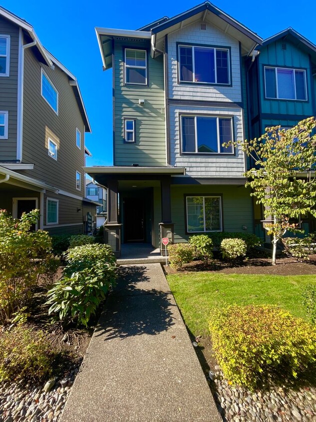 Primary Photo - 3bd/3.5ba Bothell Townhouse