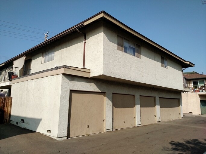 Foto del edificio - 3176 E Orangethorpe Ave