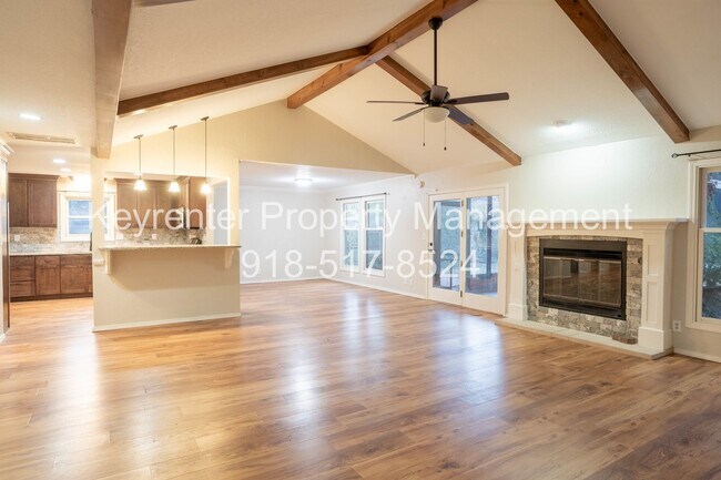 Foto del edificio - 4 Bed | 3 Bath in Central Tulsa!