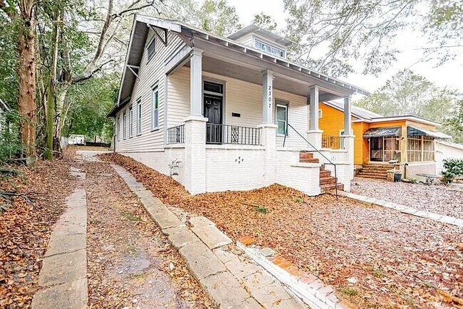 Building Photo - 2307 16th Ave