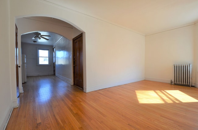 Building Photo - 4830 W Addison St