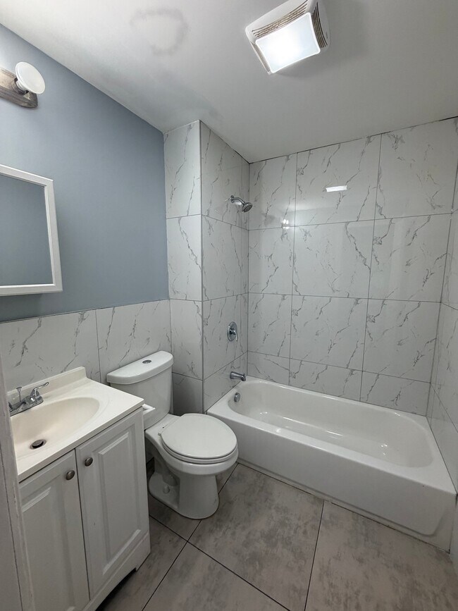 Foto del edificio - 302 Halsted St