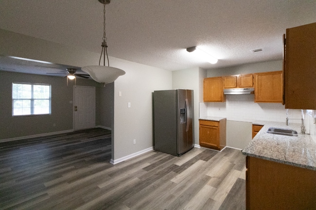 Building Photo - 507 King Dr