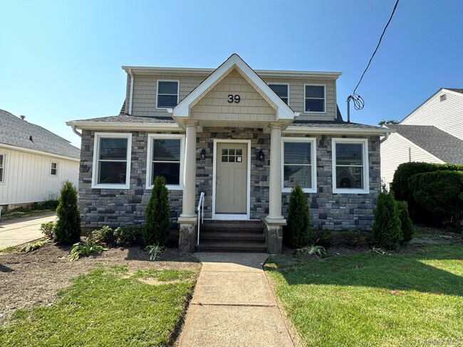 Building Photo - 39 Fairfield Ave