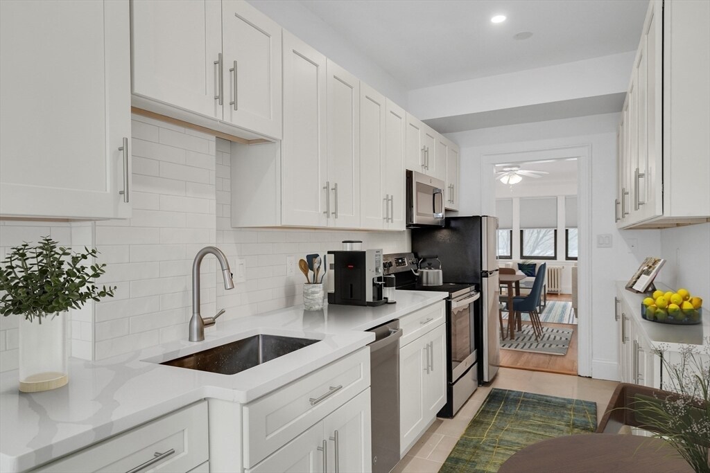 Foto principal - 137 Englewood Ave
