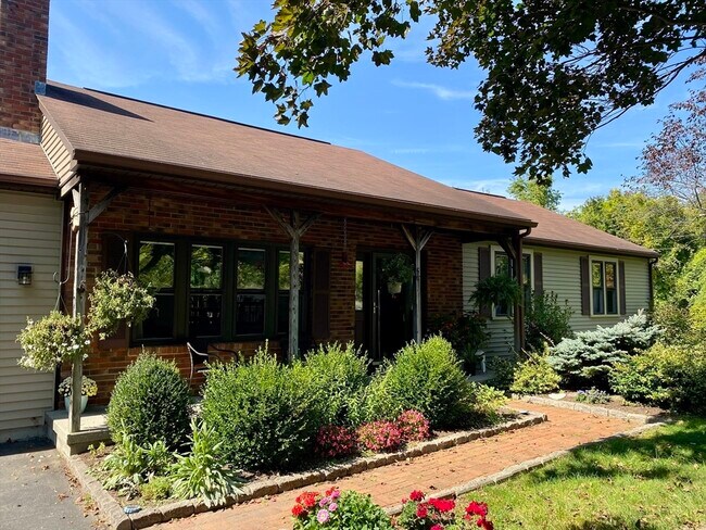 Building Photo - 56 Sabin St