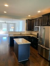 Building Photo - 2327 Traemoor Village Dr