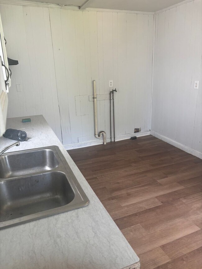 Foto del edificio - Section 8 welcome, 3 bedrooms 1.5 Bath. Sp...