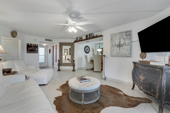 Building Photo - 3755 Via Poinciana