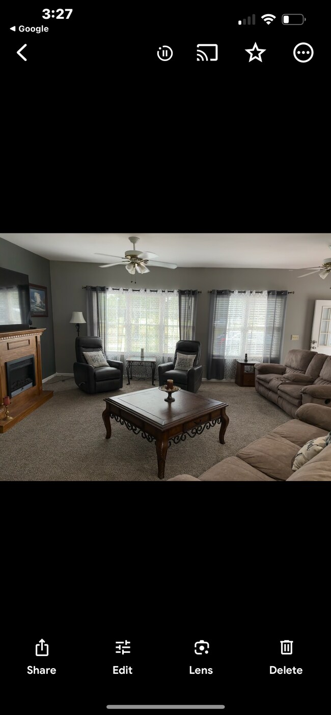 Building Photo - 146 Sandridge Ln
