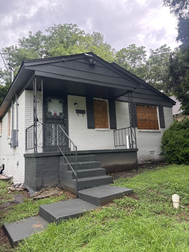 Photo - 1889 Marjorie St House