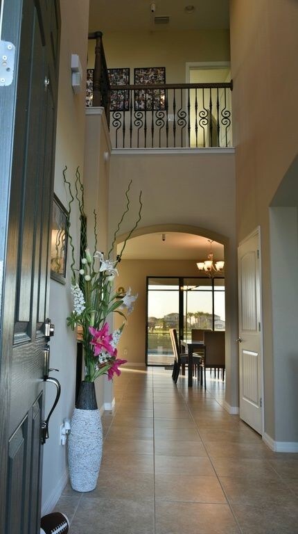 Foto del edificio - Executive 5 bedroom 4.5 Bath Pool Home