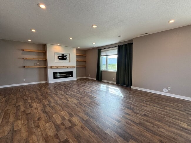 Foto del edificio - 2501 6th Ave NW