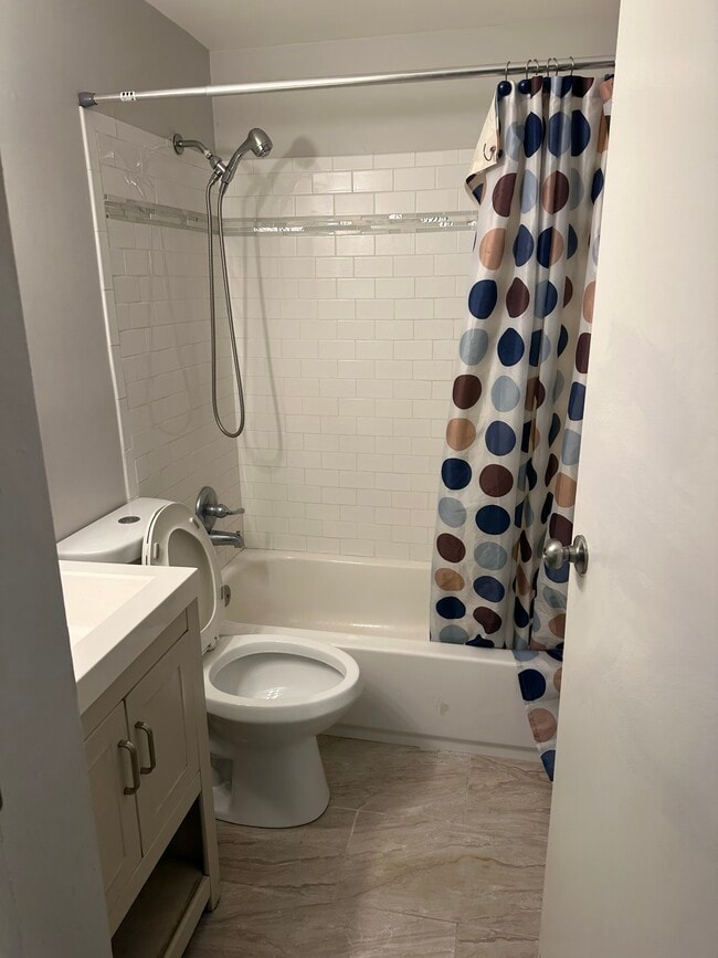 Building Photo - 1705 Dutch Village Dr