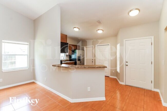 Building Photo - 1805 Coyote Pl