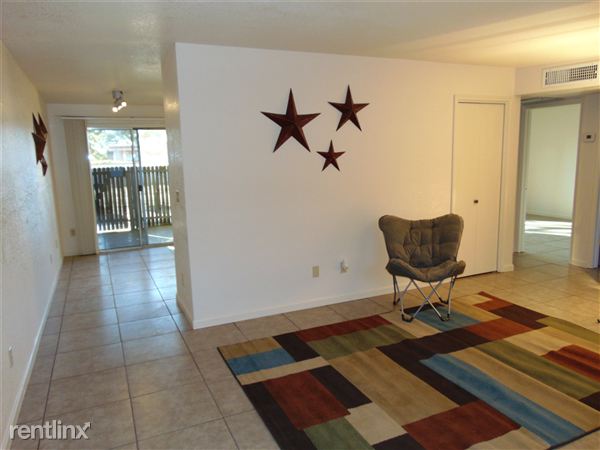 Building Photo - 35 E Pastime Rd