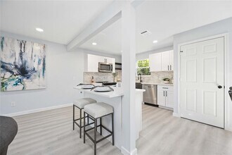 Building Photo - 9405 Cathedral Dr