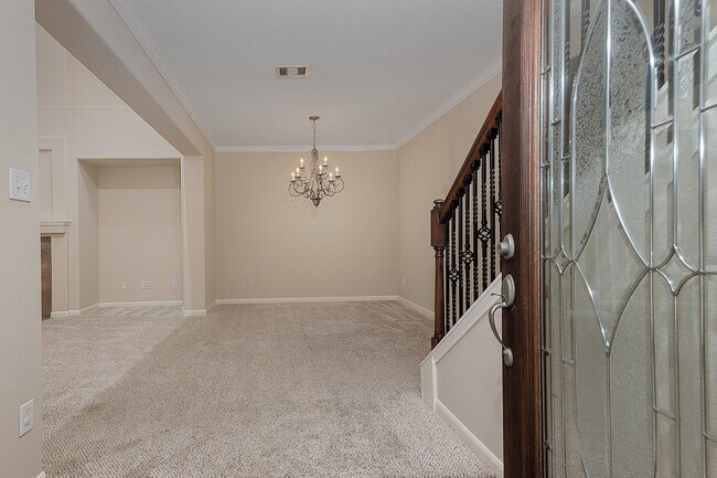 Building Photo - 50 E Pipers Green St