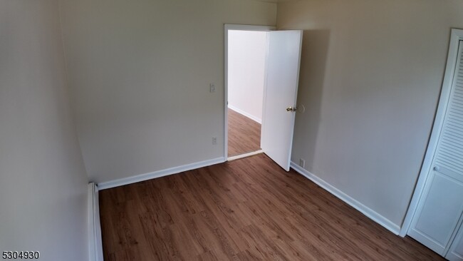 Building Photo - 381 Lanza Ave